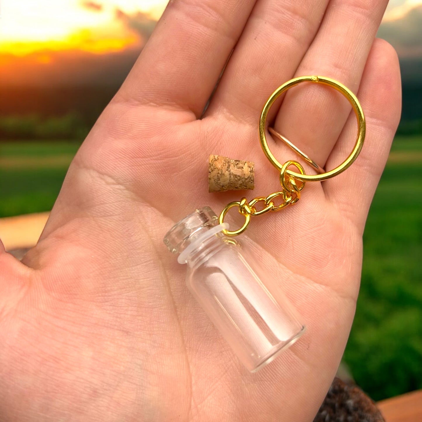 Empty vial keychain for a Marimo mate 